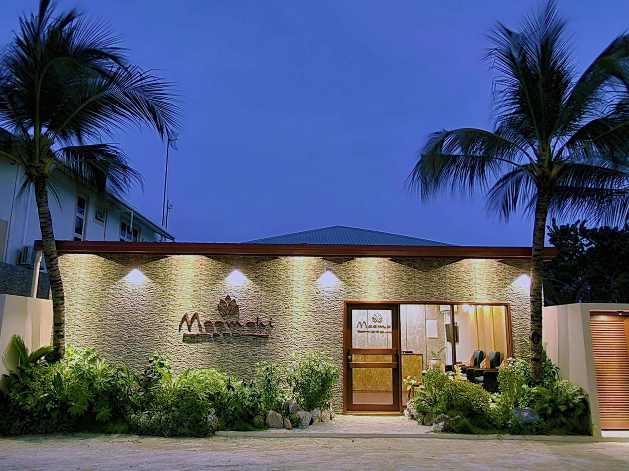 Araamu Maldives At Guest house Dhiffushi